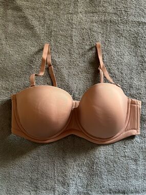 Wacoal 854119 Red Carpet Strapless Convertible Bra in 42D
